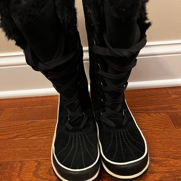 Sorel boots - Picture 3 of 6